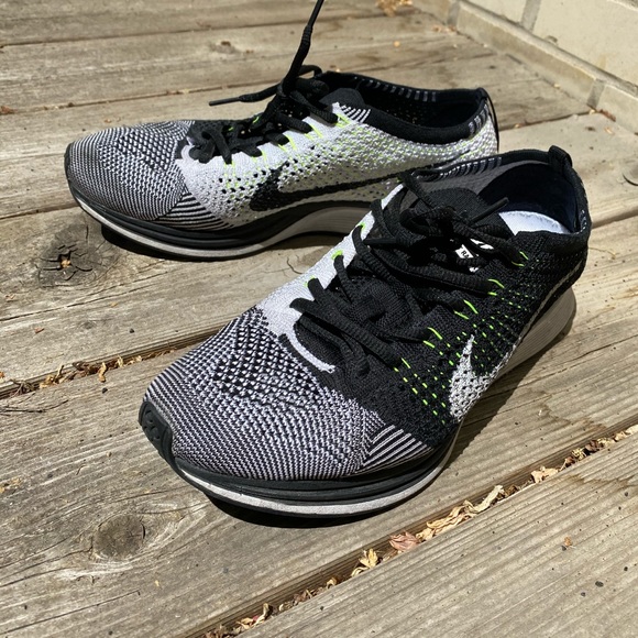Men’s Nike Flyknit Racer - Picture 3 of 13
